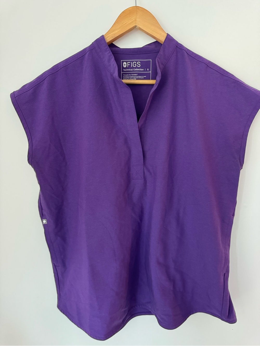 FIGS Technical Collection Purple Mandarin Collar Placket Scrub Top Size Small